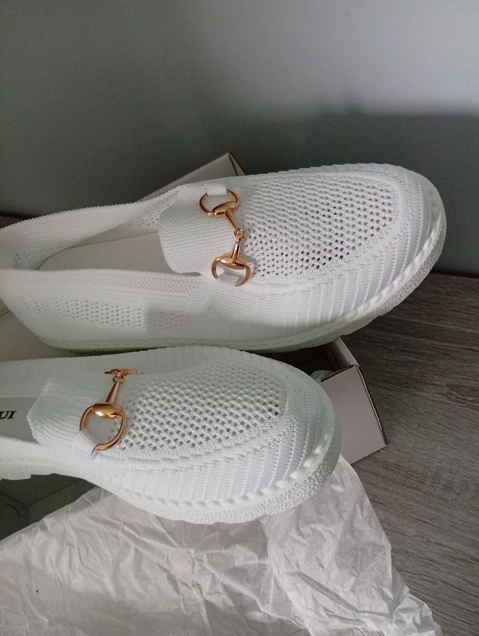 Knitted Mesh Moccasins with Gold Buckle Casual/Chic Style Lightweight Comfort Grooved Sole – photo 2